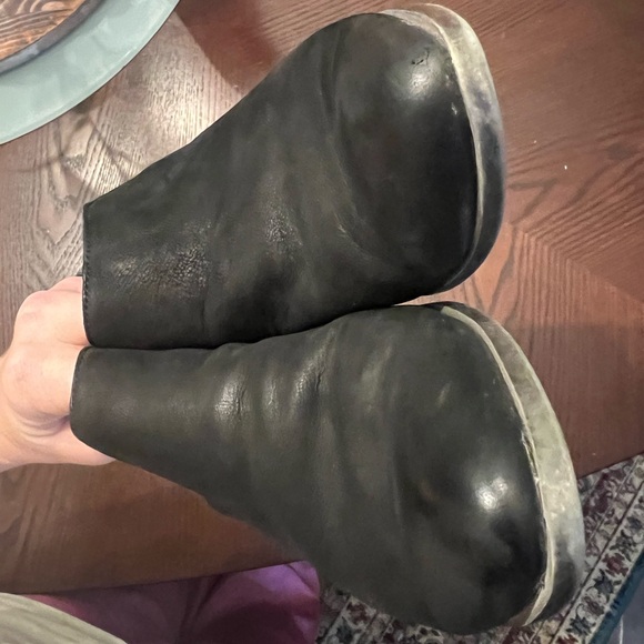 FRYE black Roman slide on ankle cut out short heel booties, size 6.5 - Picture 11 of 11